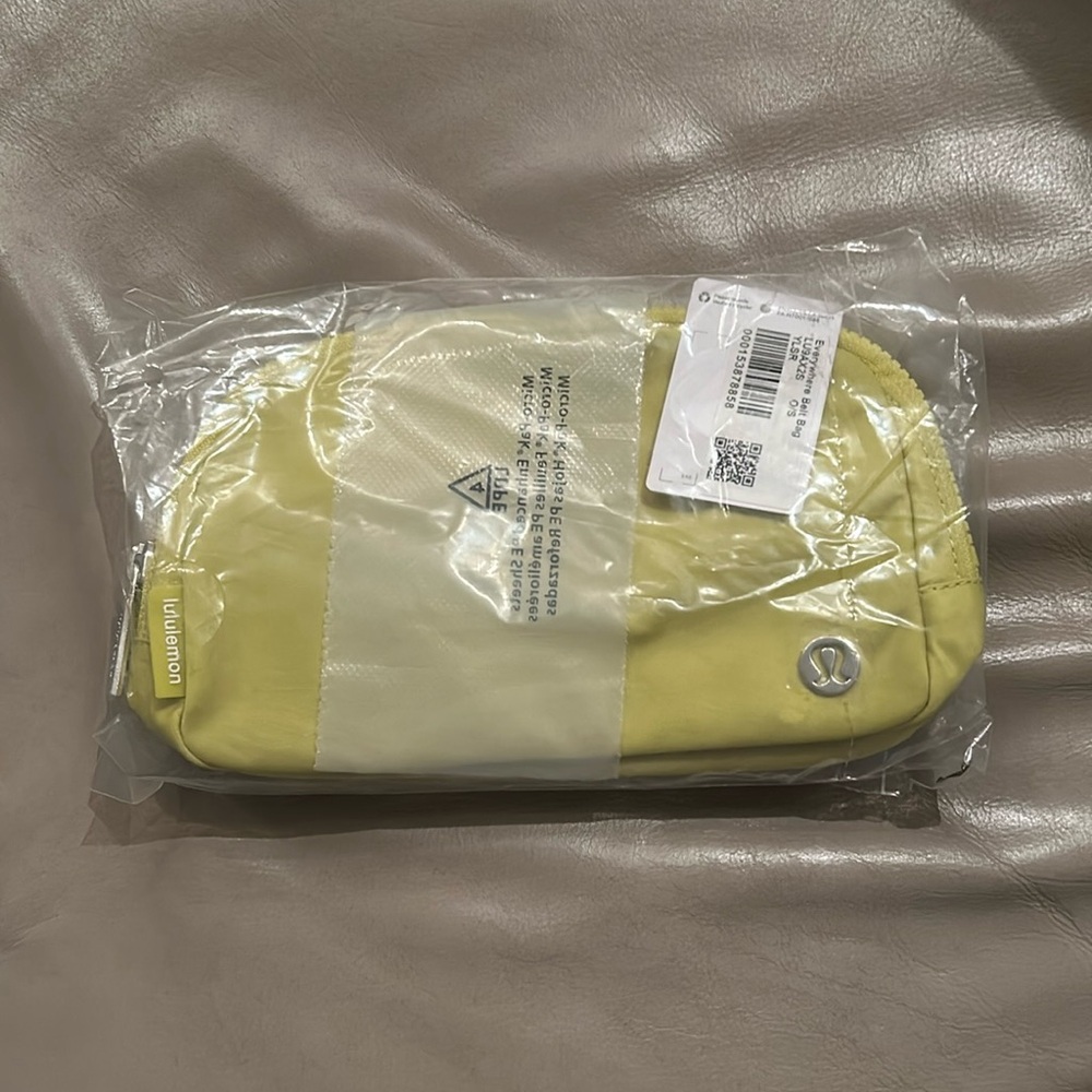 NWT Lululemon Everywhere Belt Bag - Picture 3 of 8